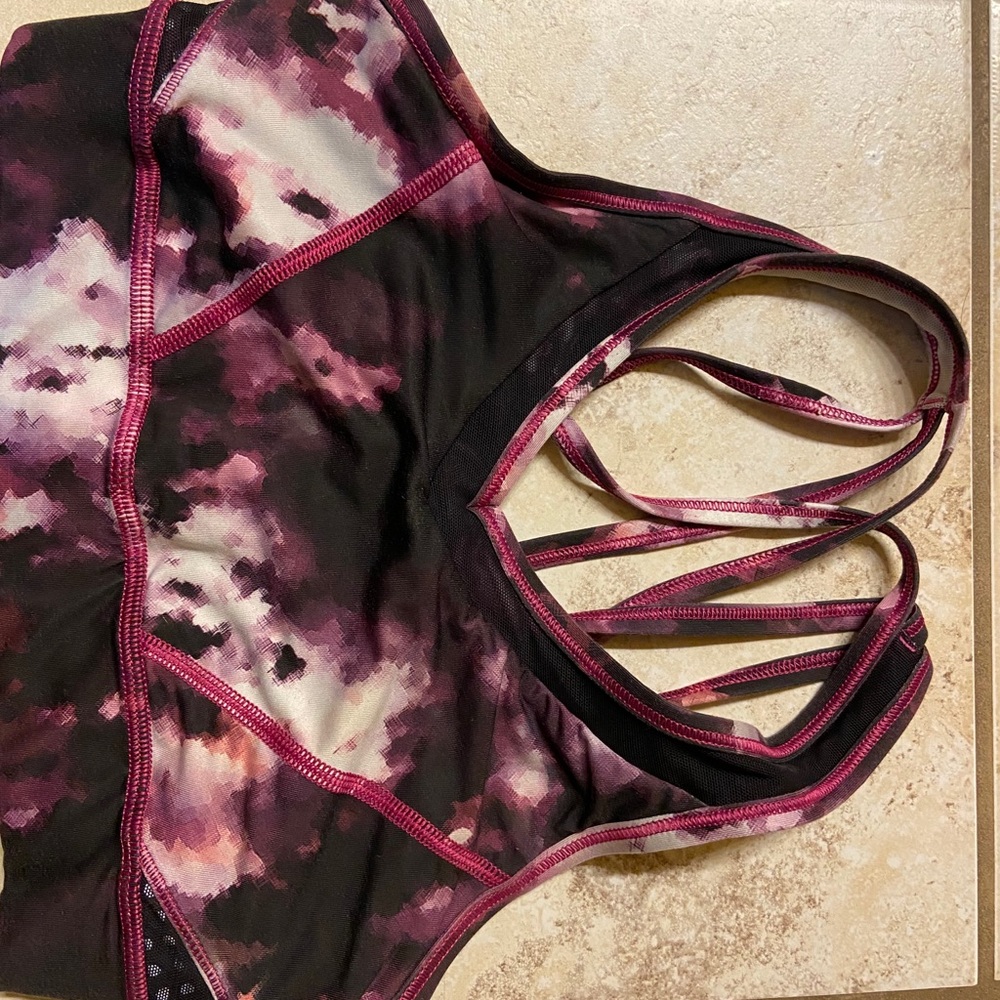 Lululemon sports bra